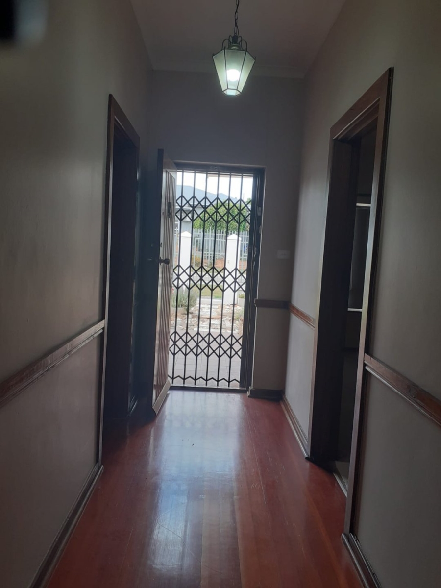 5 Bedroom Property for Sale in Despatch Central Eastern Cape